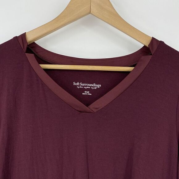 Soft Surroundings Shirt Size Small Womens Burgundy V Neck Satin Trim Tunic Top - Picture 3 of 8